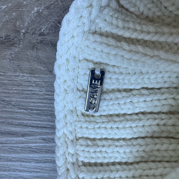 Same Los Angeles Ribbed Cream Turtleneck Sweater - Picture 5 of 5